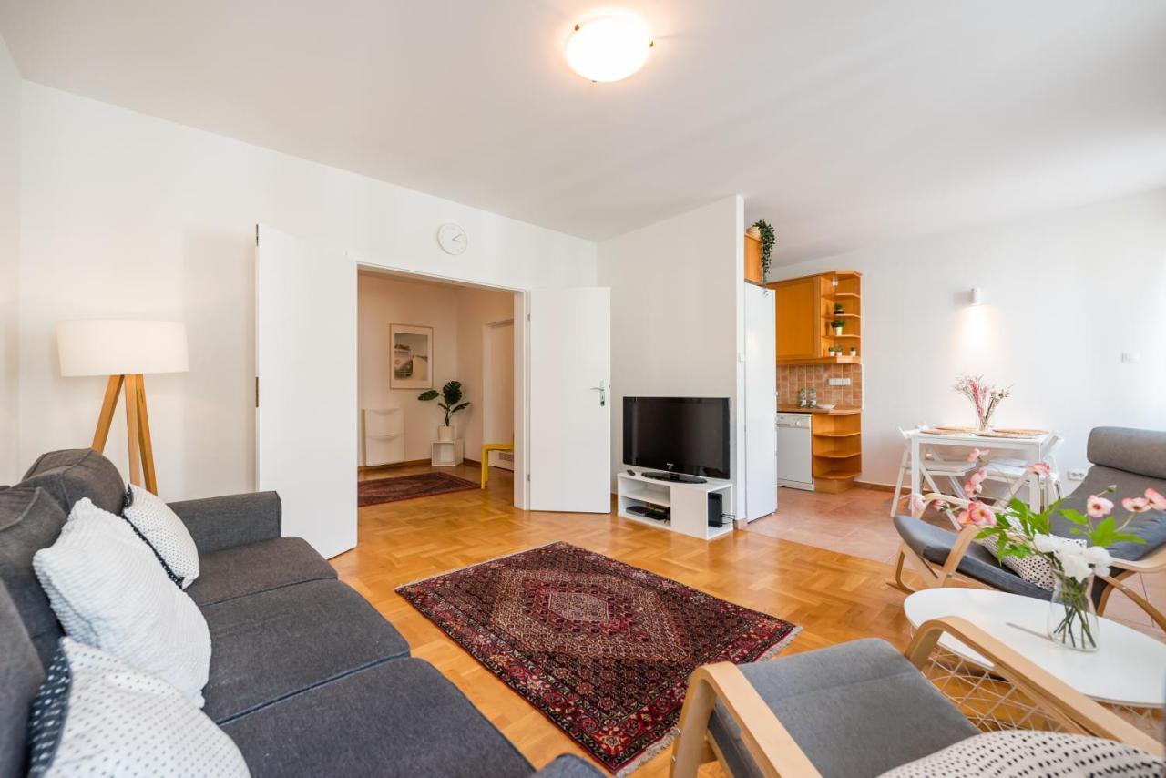 New Town Spacious Apartment วอร์ซอ ภายนอก รูปภาพ