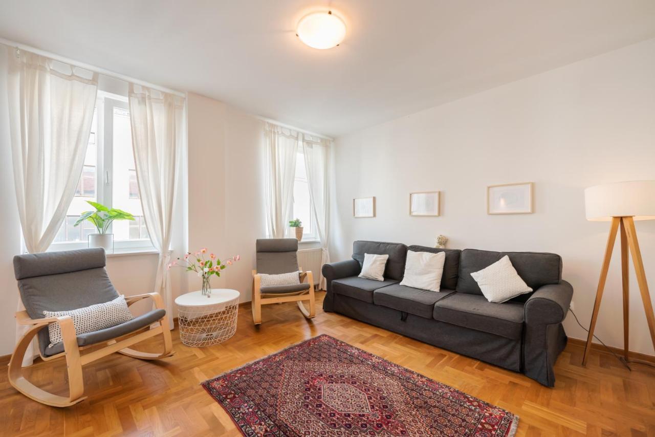 New Town Spacious Apartment วอร์ซอ ภายนอก รูปภาพ