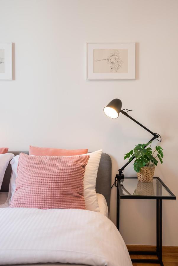 New Town Spacious Apartment วอร์ซอ ภายนอก รูปภาพ