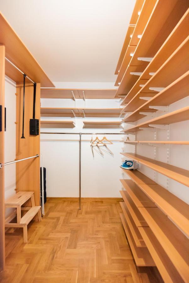 New Town Spacious Apartment วอร์ซอ ภายนอก รูปภาพ