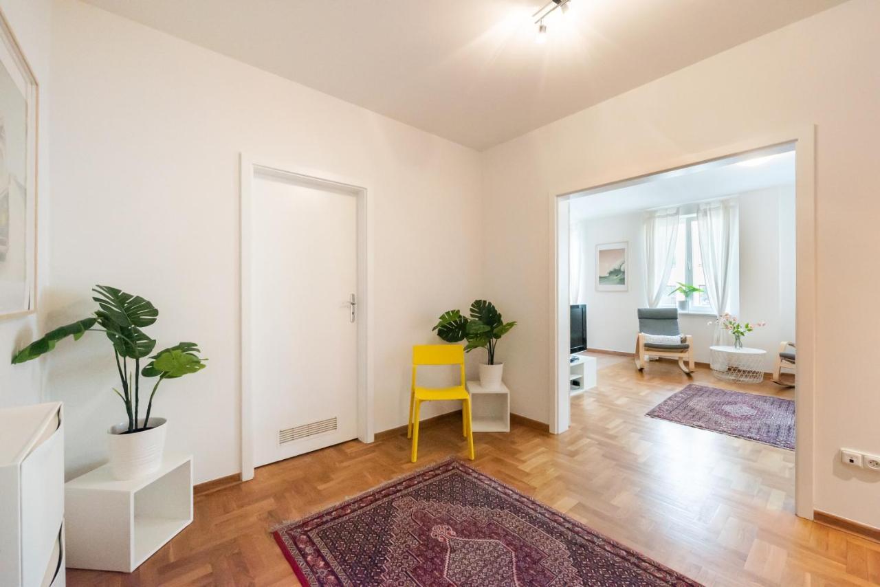 New Town Spacious Apartment วอร์ซอ ภายนอก รูปภาพ